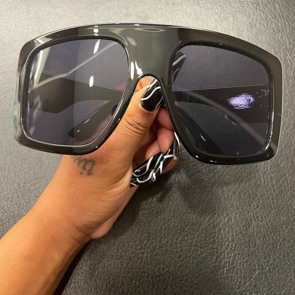 Oversized frames - Picture 5 of 7